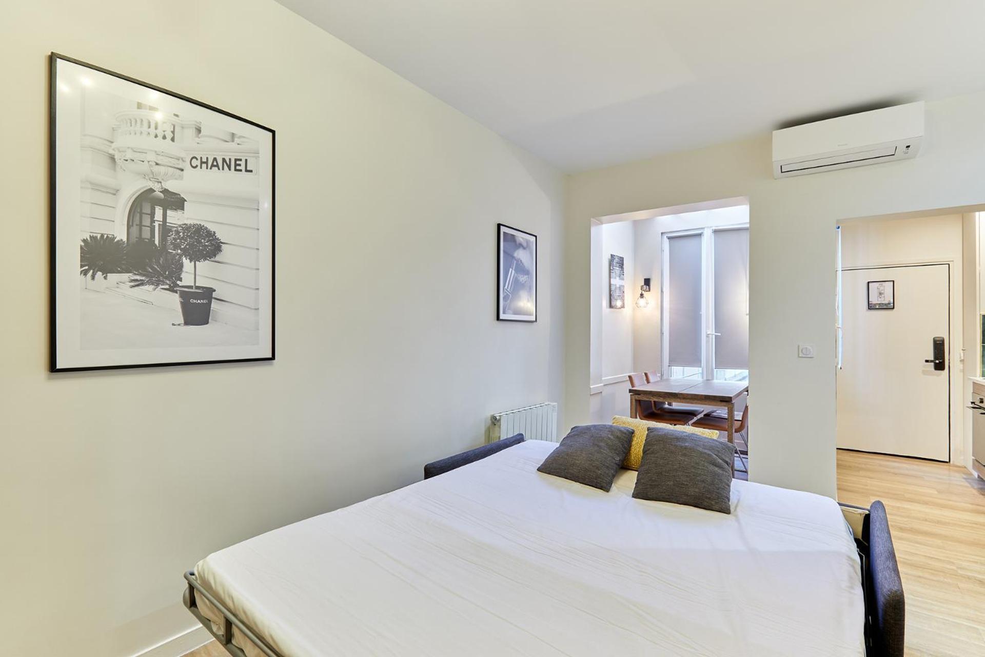 Rent A Room - Residence Meslay Paris Exterior photo